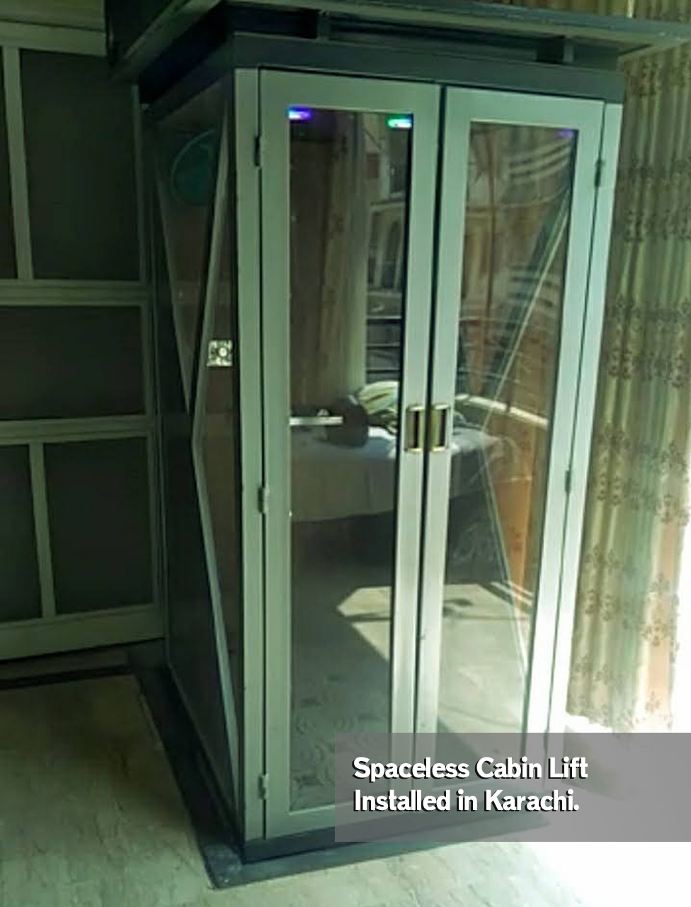 spaceless cabin lift